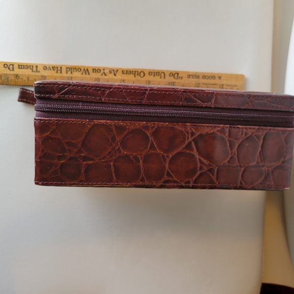 Faux Leather Croc Embossed Watch - Bracelet - Jewelry Case ~ FINAL PRICE - Picture 6 of 13